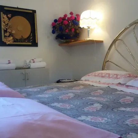 Casa Cargia' Holidays Apartment