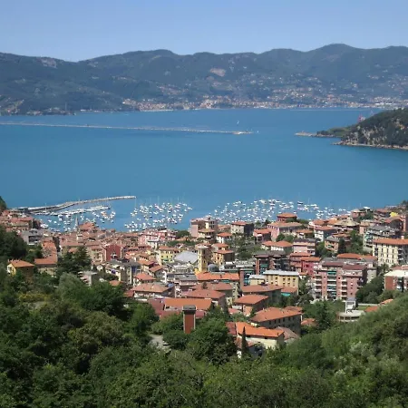 Casa Cargia' Holidays Apartment *